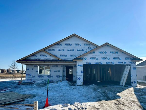 724 Cherrywood Lane NE, Isanti, MN 55040