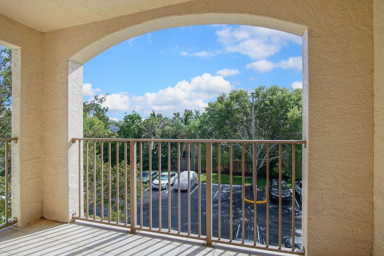 4041 San Marino Boulevard, Unit 307, West Palm Beach, FL 33409 Photo