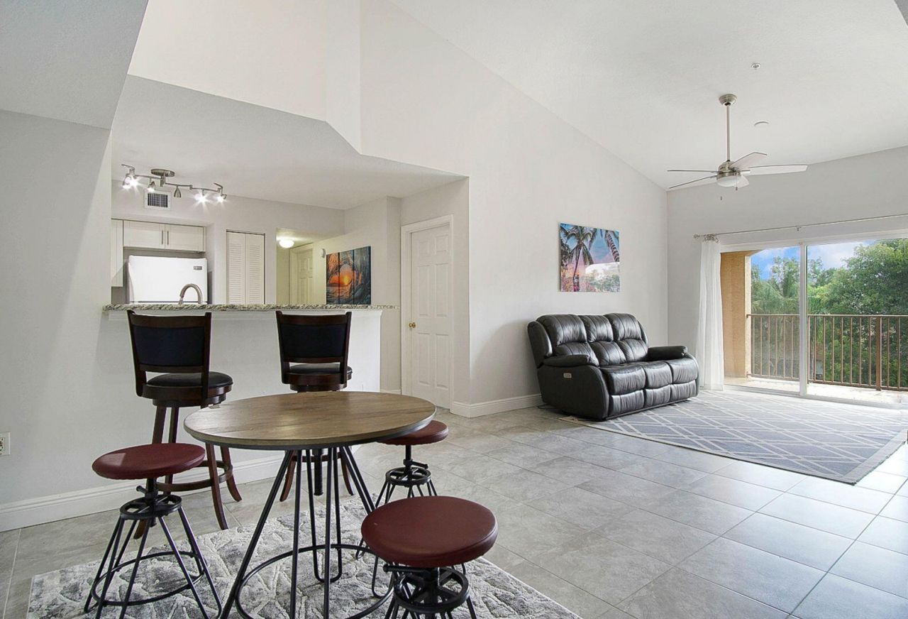 4041 San Marino Boulevard, Unit 307, West Palm Beach, FL 33409 Photo