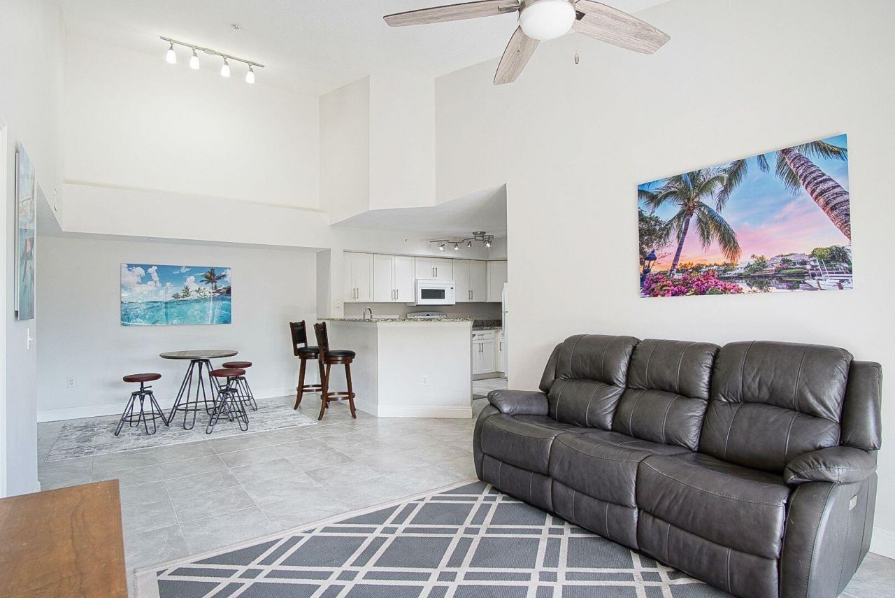 4041 San Marino Boulevard, Unit 307, West Palm Beach, FL 33409 Photo