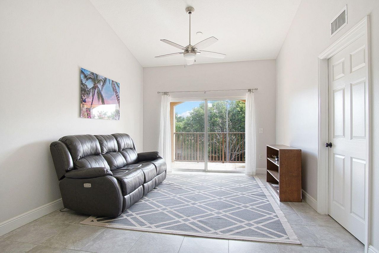 4041 San Marino Boulevard, Unit 307, West Palm Beach, FL 33409 Photo
