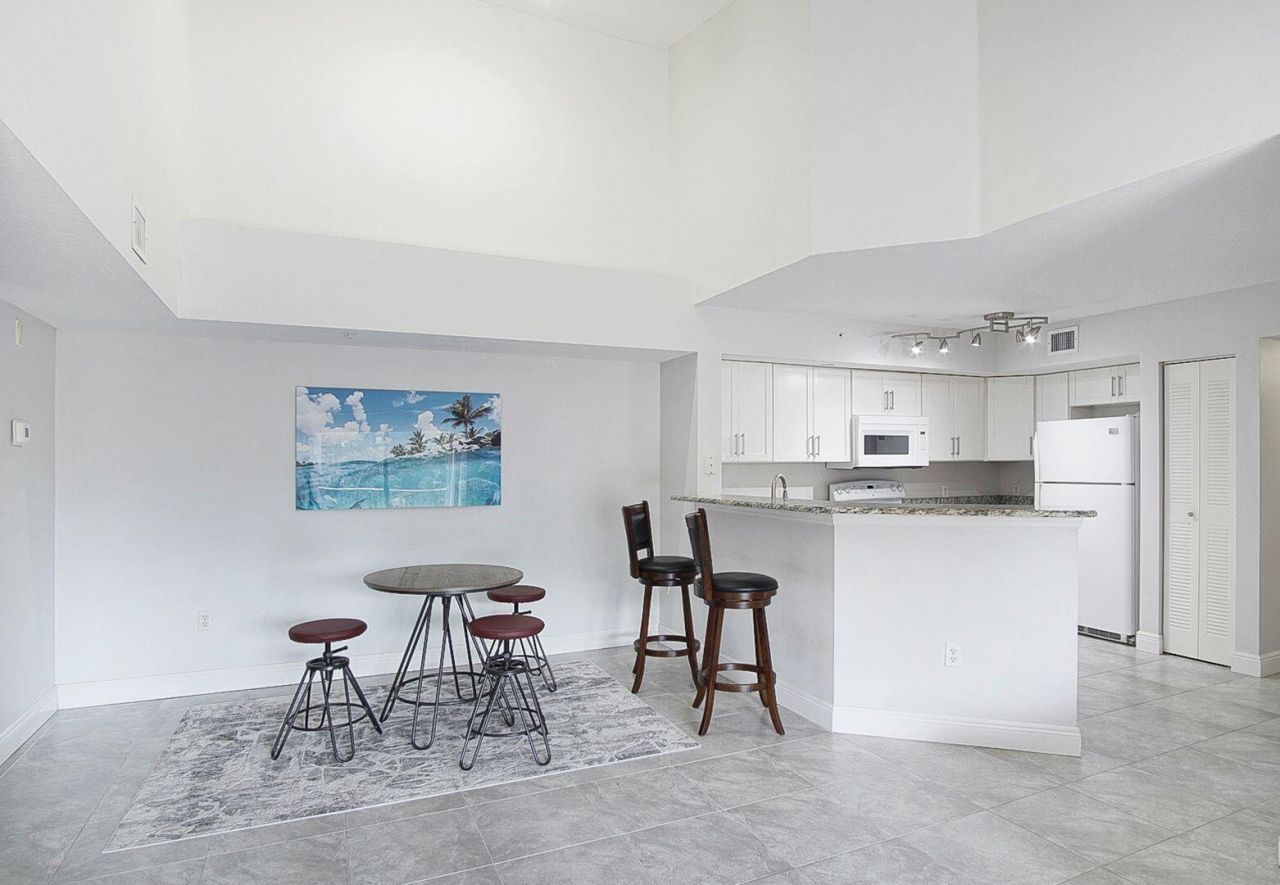 4041 San Marino Boulevard, Unit 307, West Palm Beach, FL 33409 Photo