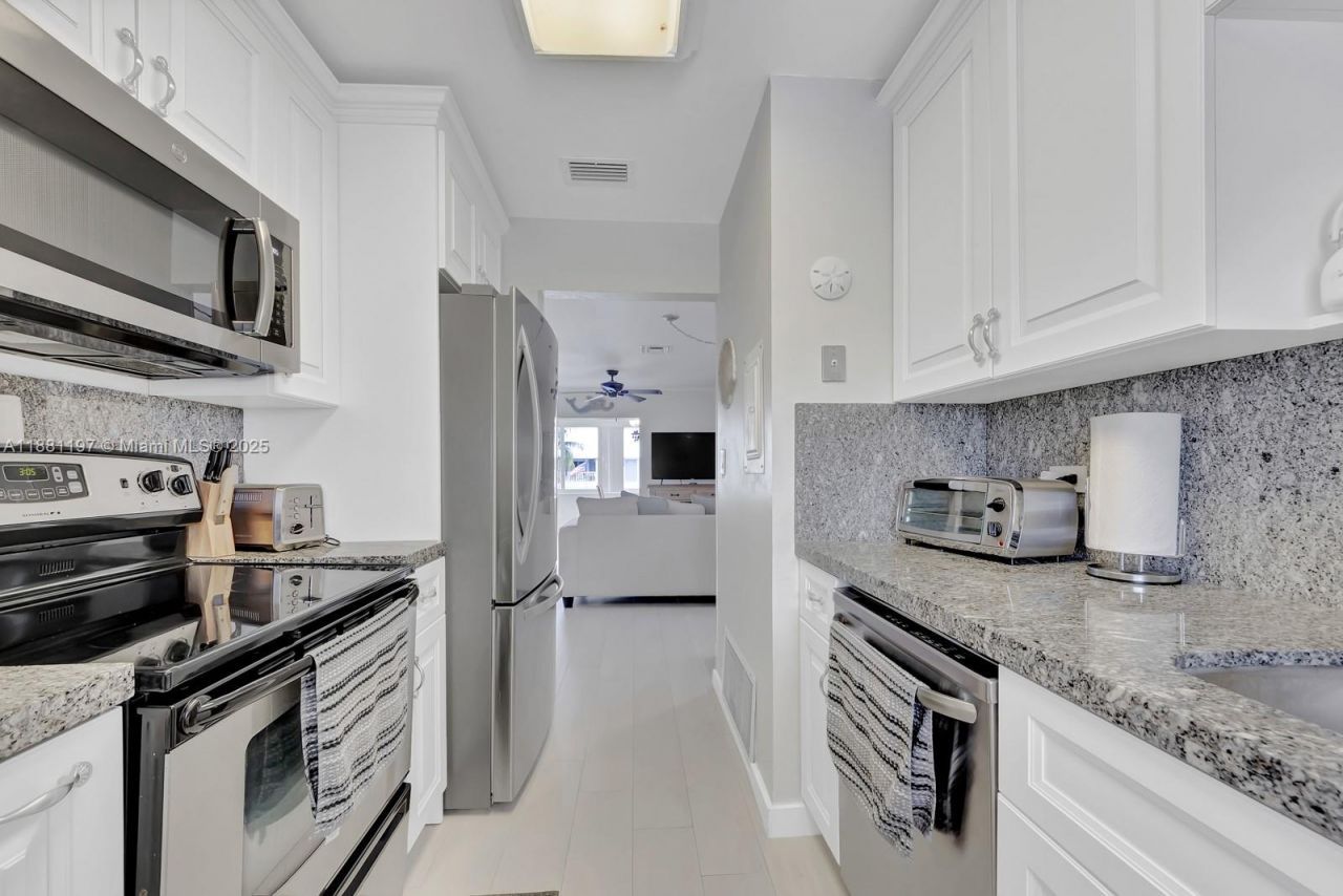 308 Sombrero Beach Rd, Marathon, FL 33050 Photo