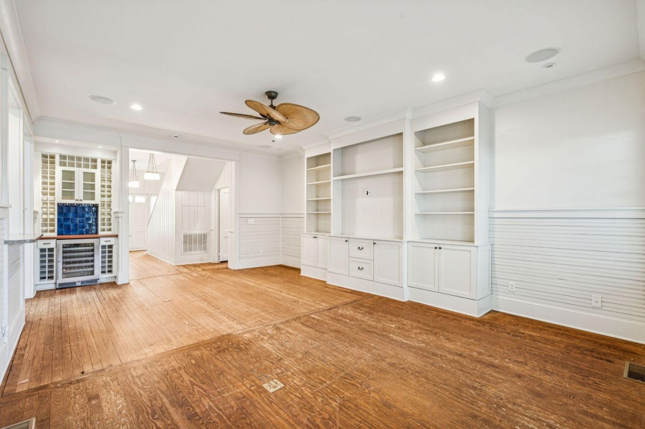 2424 Middle Street Photo 10