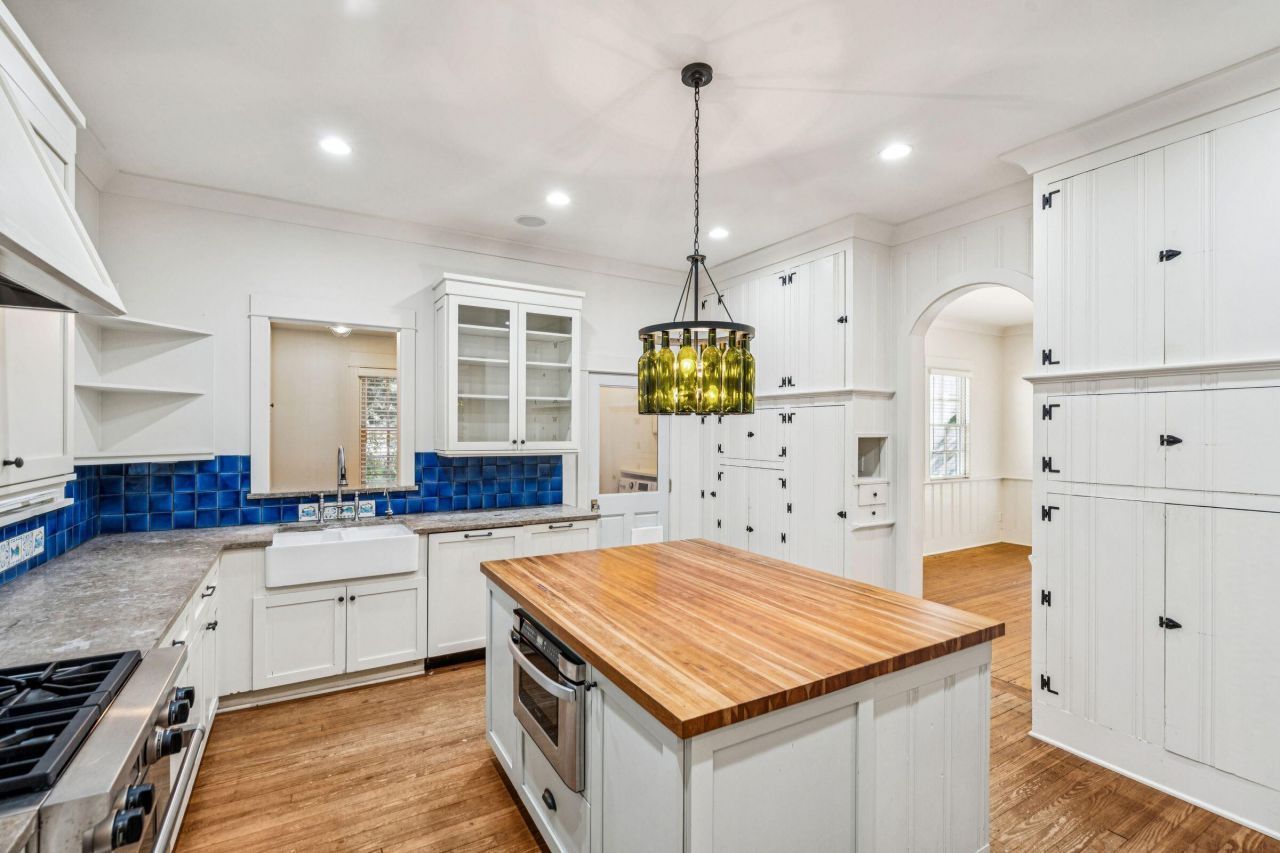 2424 Middle Street Photo 14