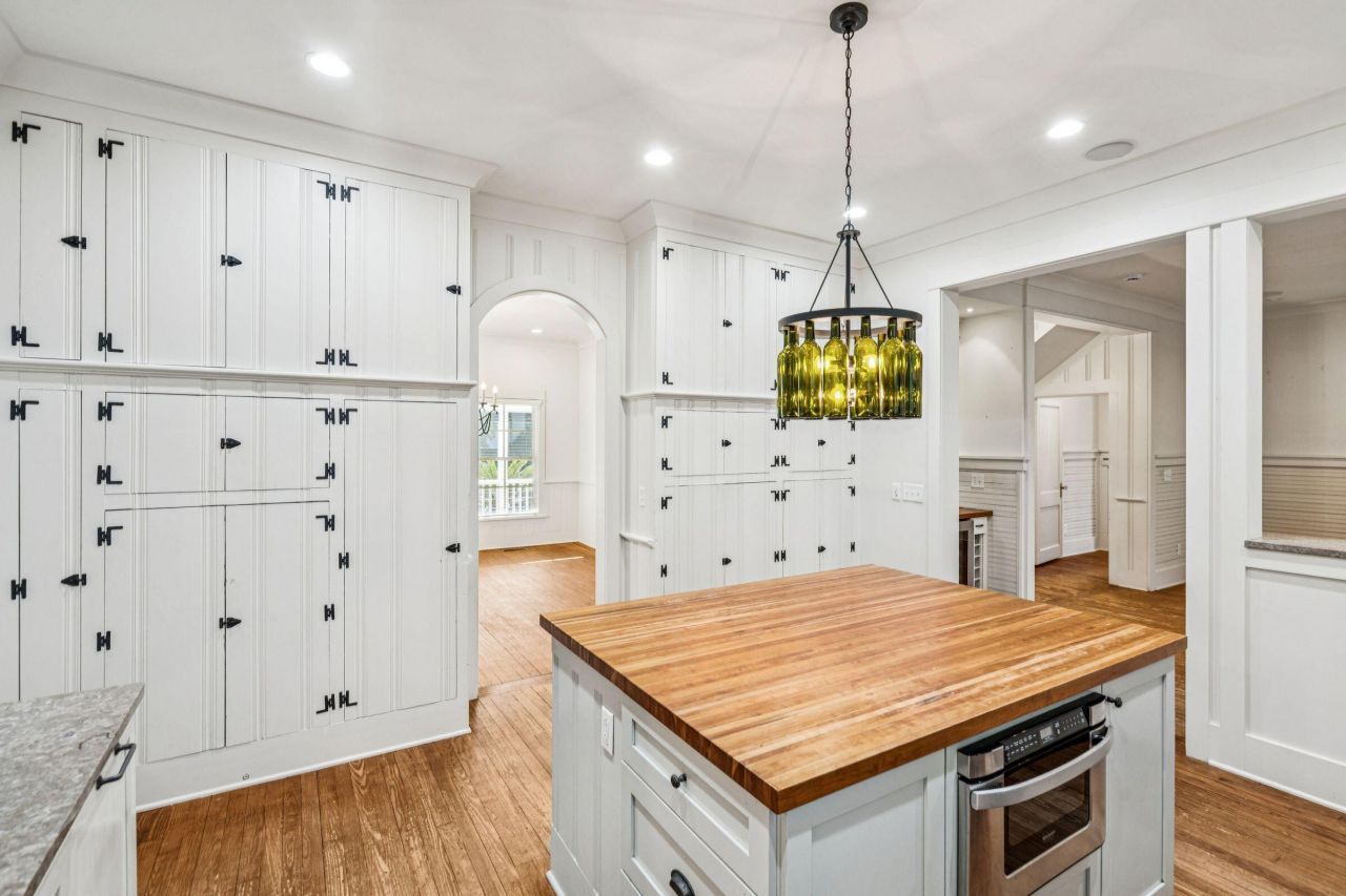 2424 Middle Street Photo 15