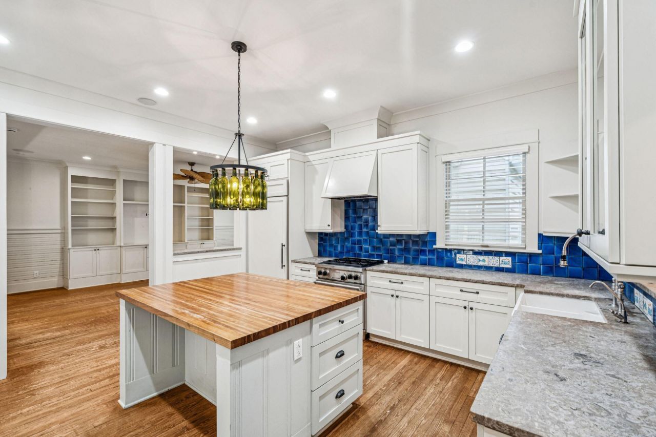 2424 Middle Street Photo 16