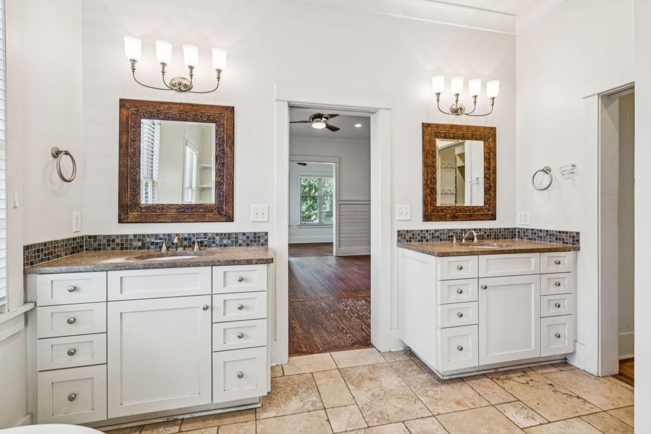 2424 Middle Street Photo 26