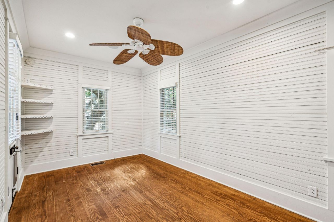 2424 Middle Street Photo 30