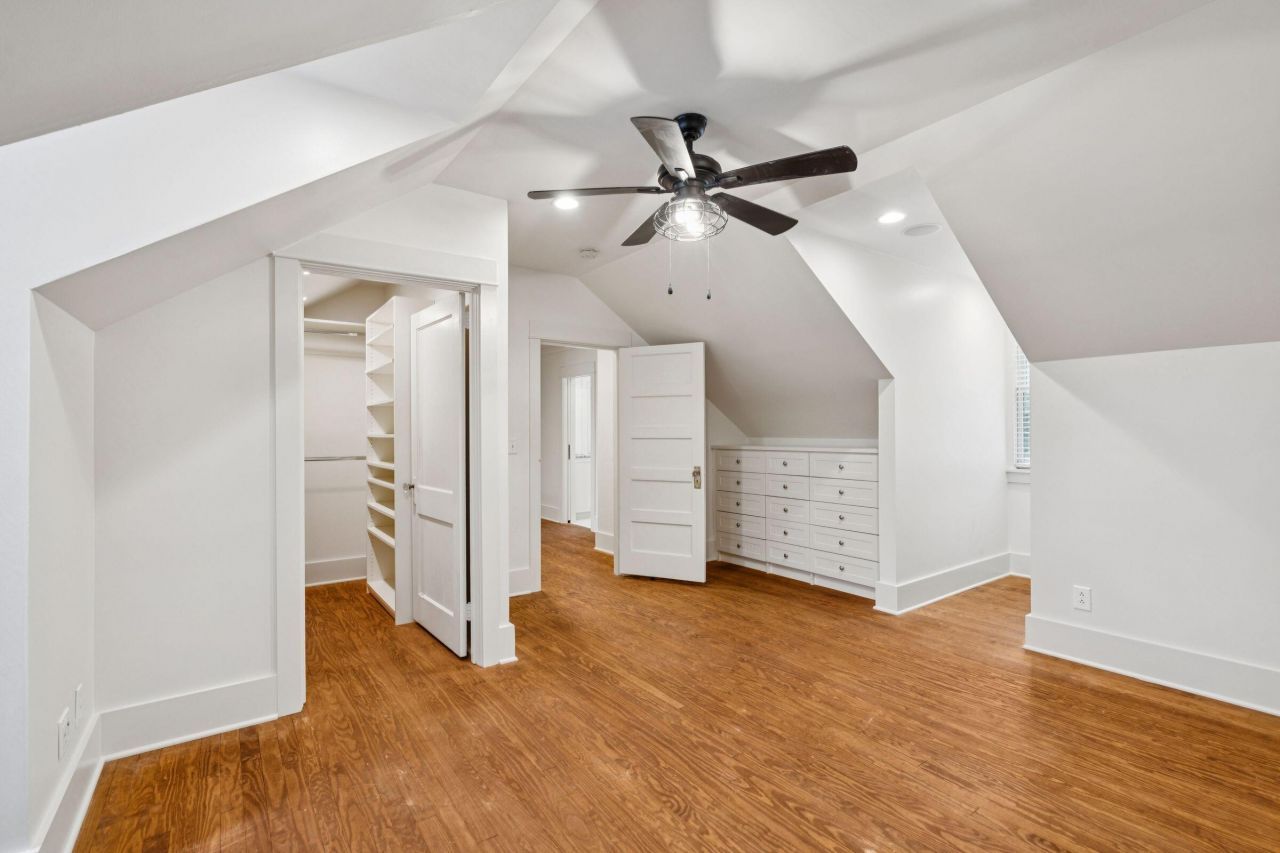 2424 Middle Street Photo 37