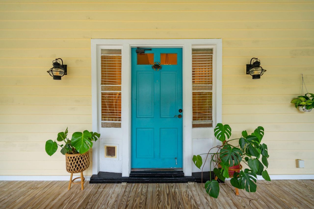 2424 Middle Street Photo 4