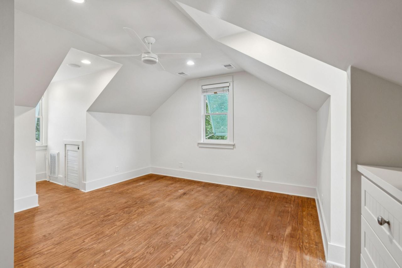 2424 Middle Street Photo 40