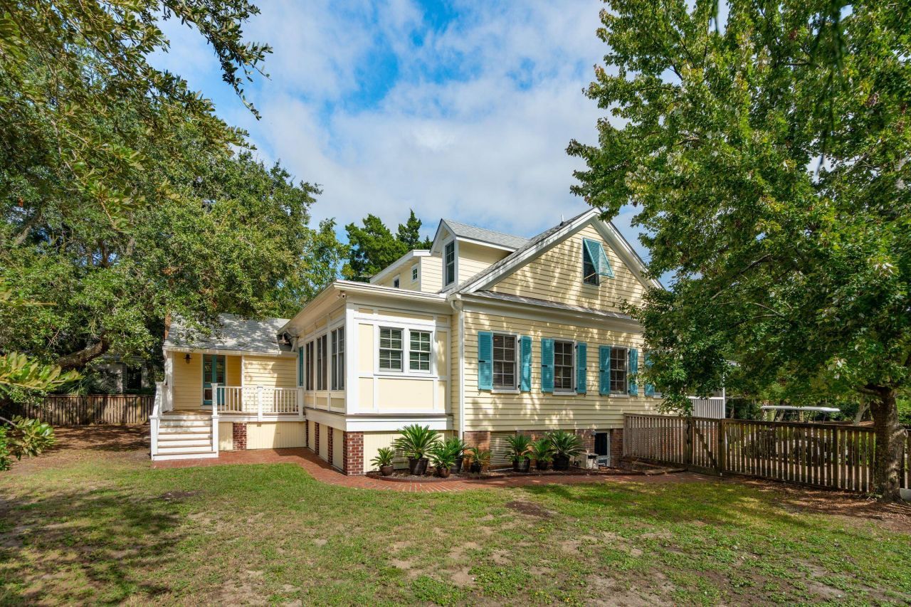 2424 Middle Street Photo 43