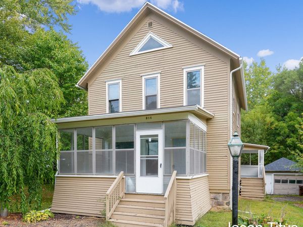 814 Main Street, Nashville, MI 49073