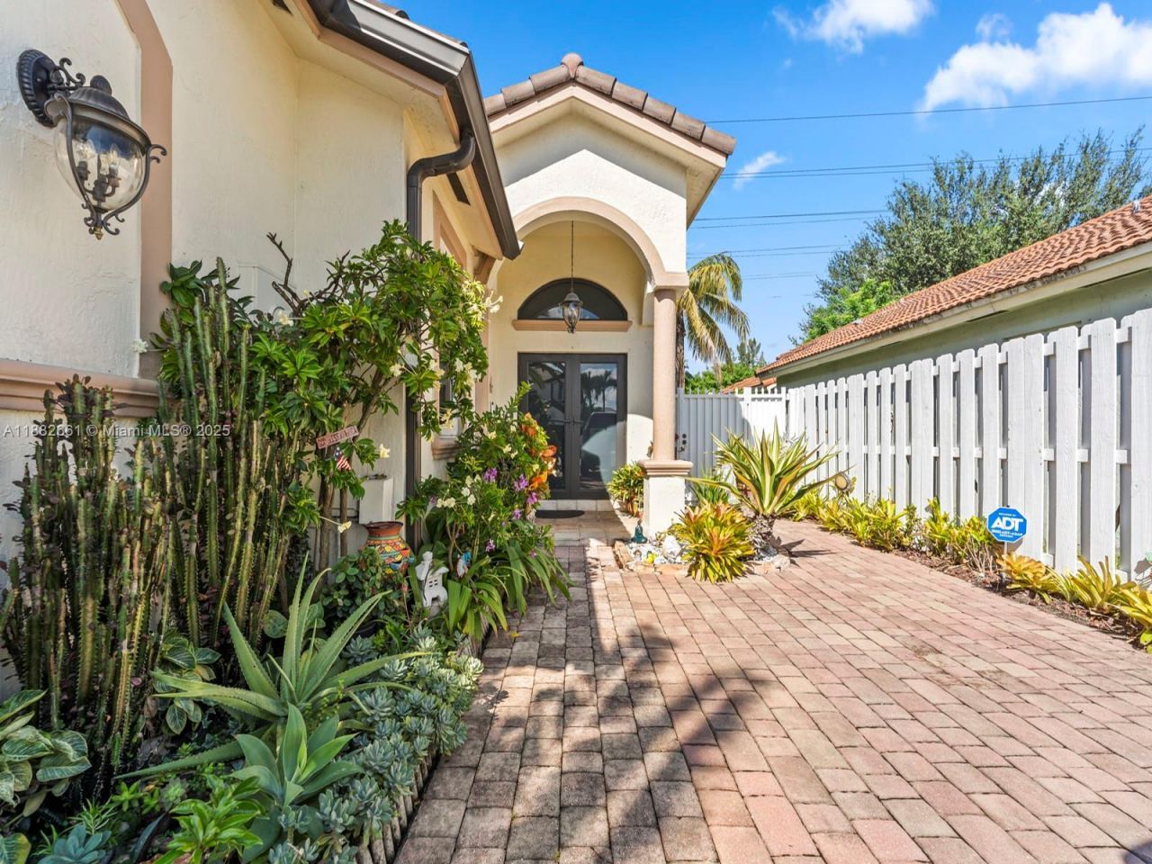 1038 NW 136th Ct, Miami, FL 33182 Photo