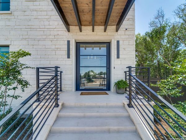 401 Oak Park Dr Unit B, Boerne, TX 78006