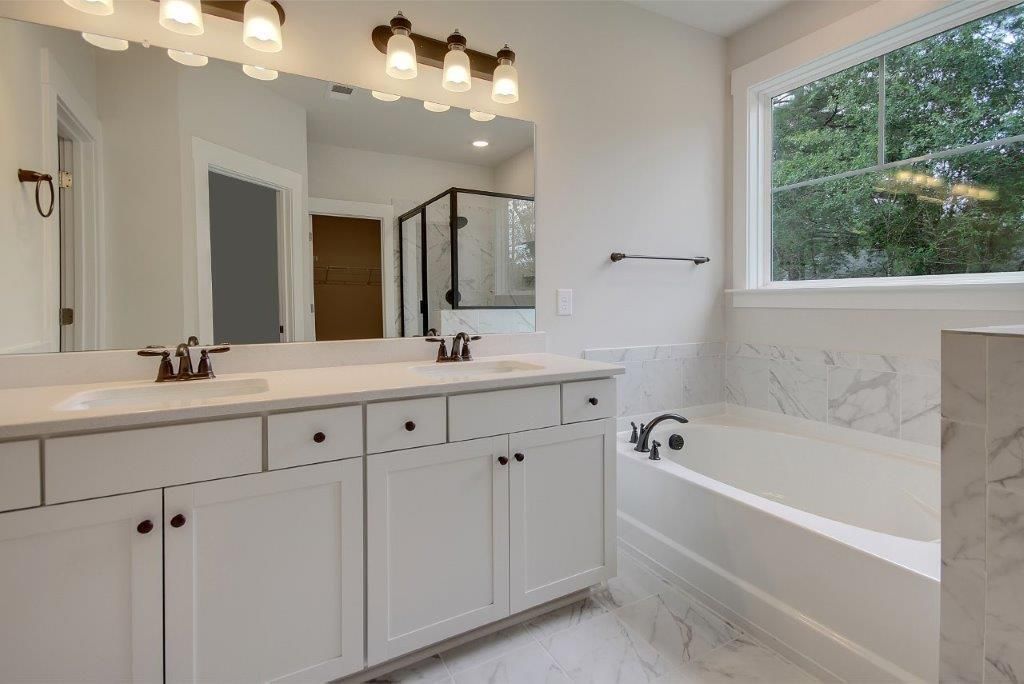 1100 Creek Pointe Drive Photo 15