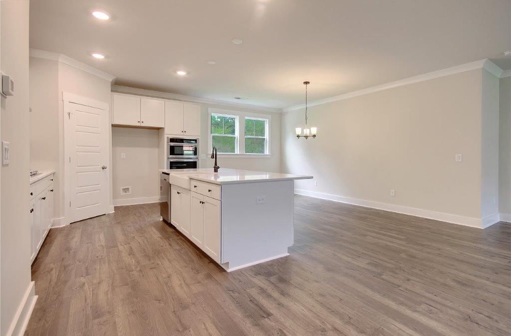 1100 Creek Pointe Drive Photo 4