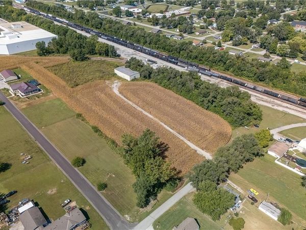 102 S 8th Street, Elwood, KS 66024