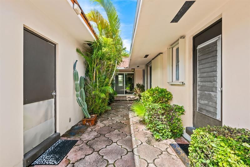 625 Oleander Drive, Hallandale Beach, FL 33009 Photo