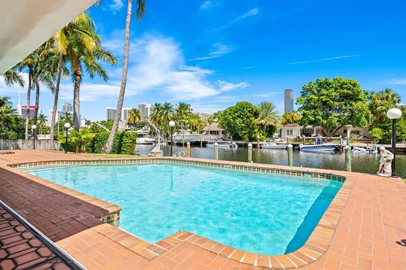 625 Oleander Drive, Hallandale Beach, FL 33009 Photo