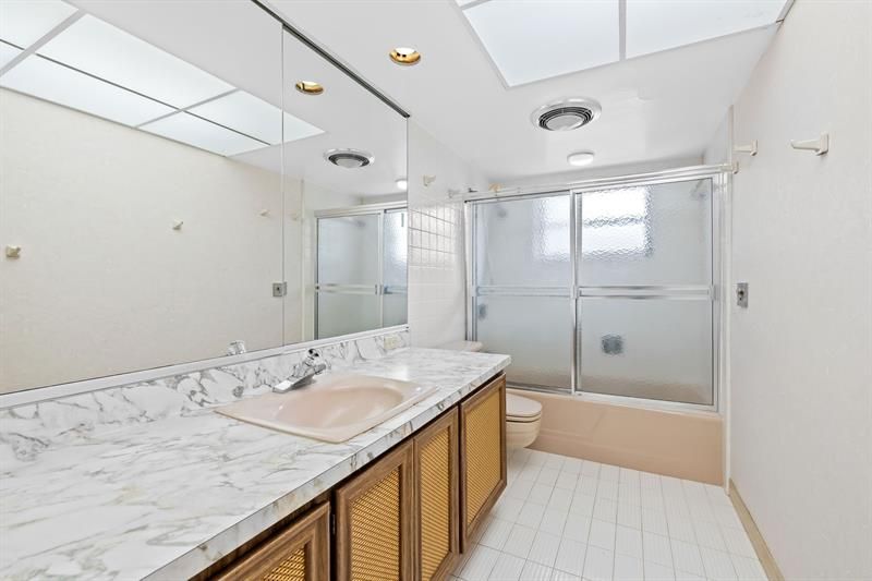 625 Oleander Drive, Hallandale Beach, FL 33009 Photo