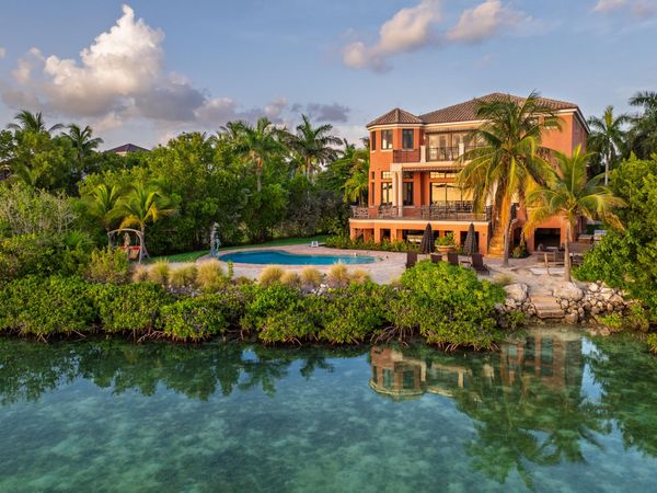 30 Cannon Royal Drive, Shark Key, FL 33040