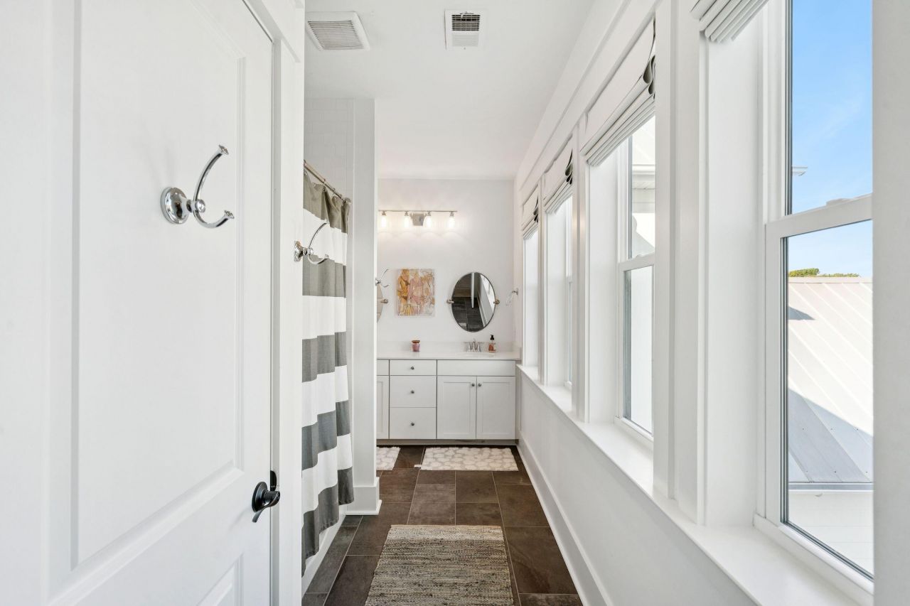 507 W Ashley Avenue Photo 69