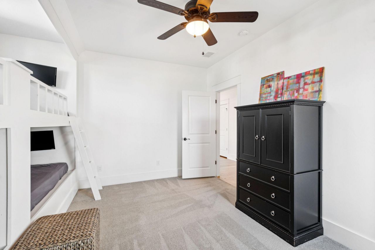 507 W Ashley Avenue Photo 76