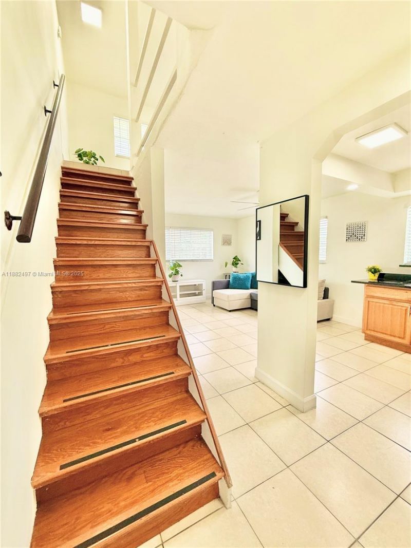 30 SW 11th Ave, Unit 4, Miami, FL 33130 Photo