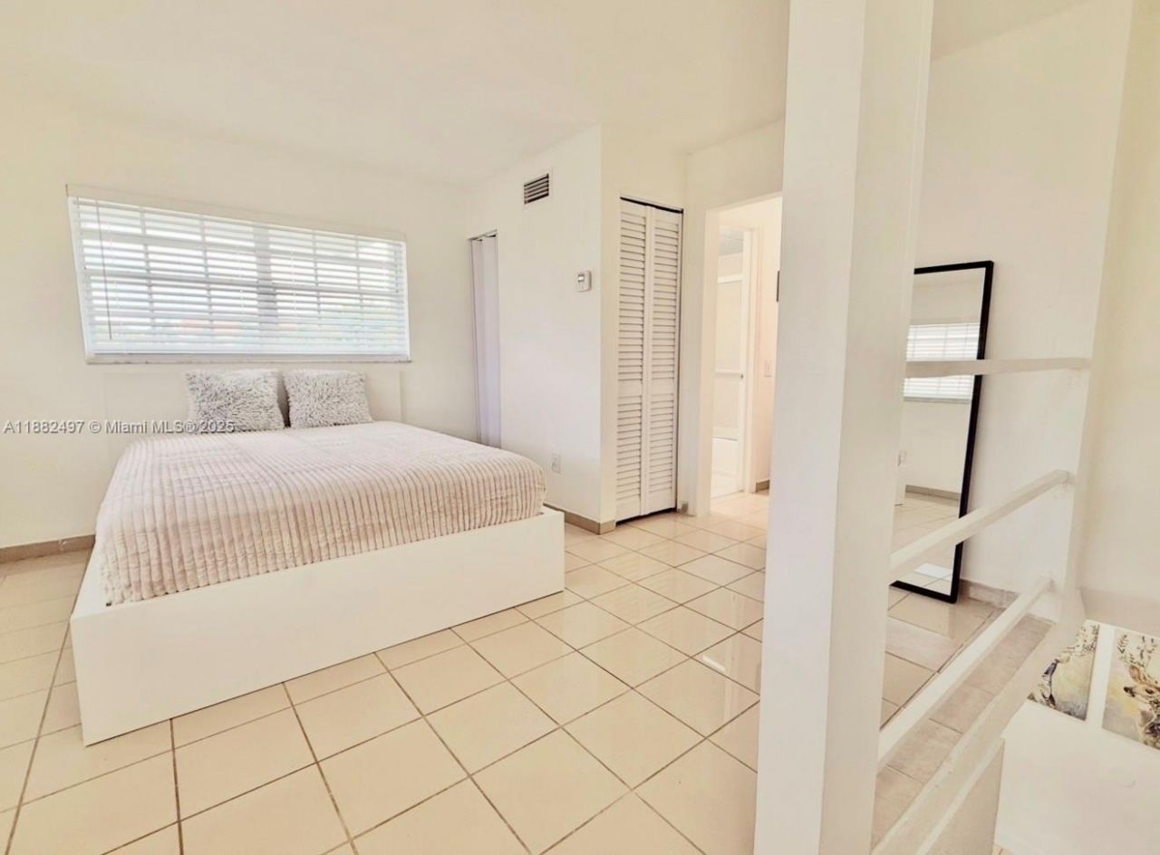 30 SW 11th Ave, Unit 4, Miami, FL 33130 Photo