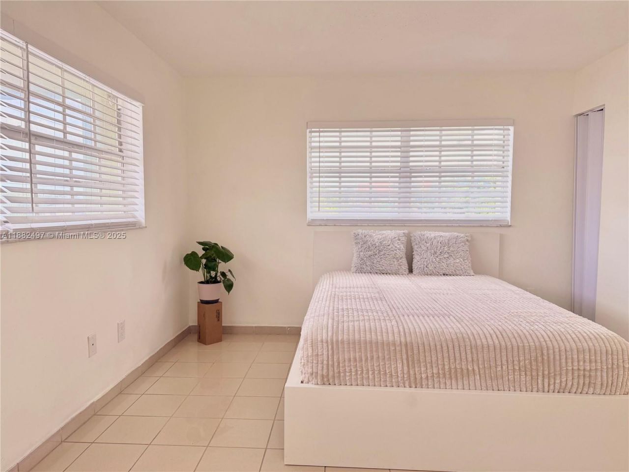 30 SW 11th Ave, Unit 4, Miami, FL 33130 Photo