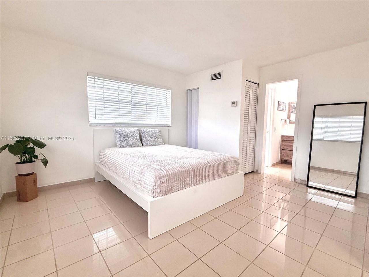 30 SW 11th Ave, Unit 4, Miami, FL 33130 Photo