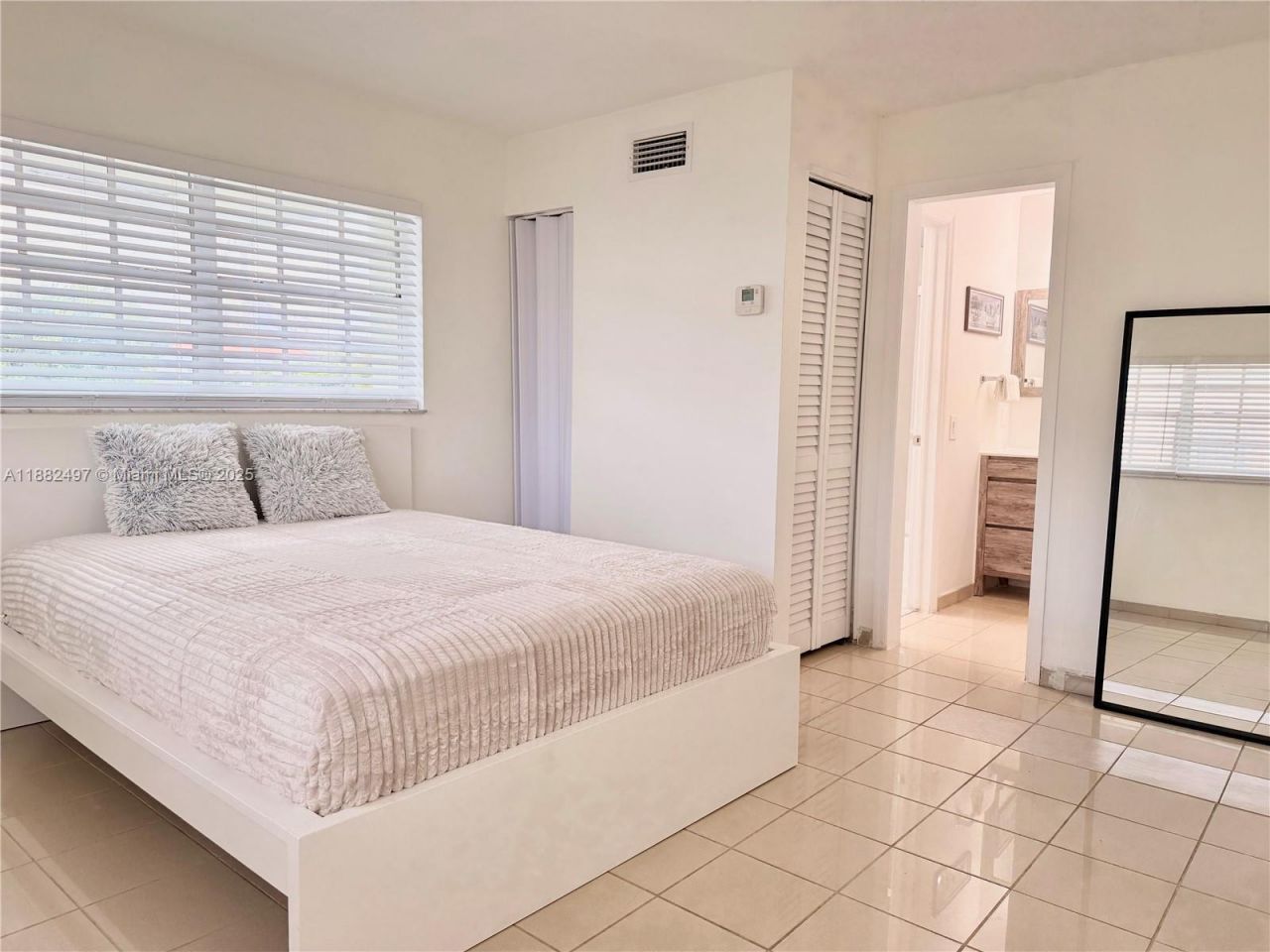 30 SW 11th Ave, Unit 4, Miami, FL 33130 Photo