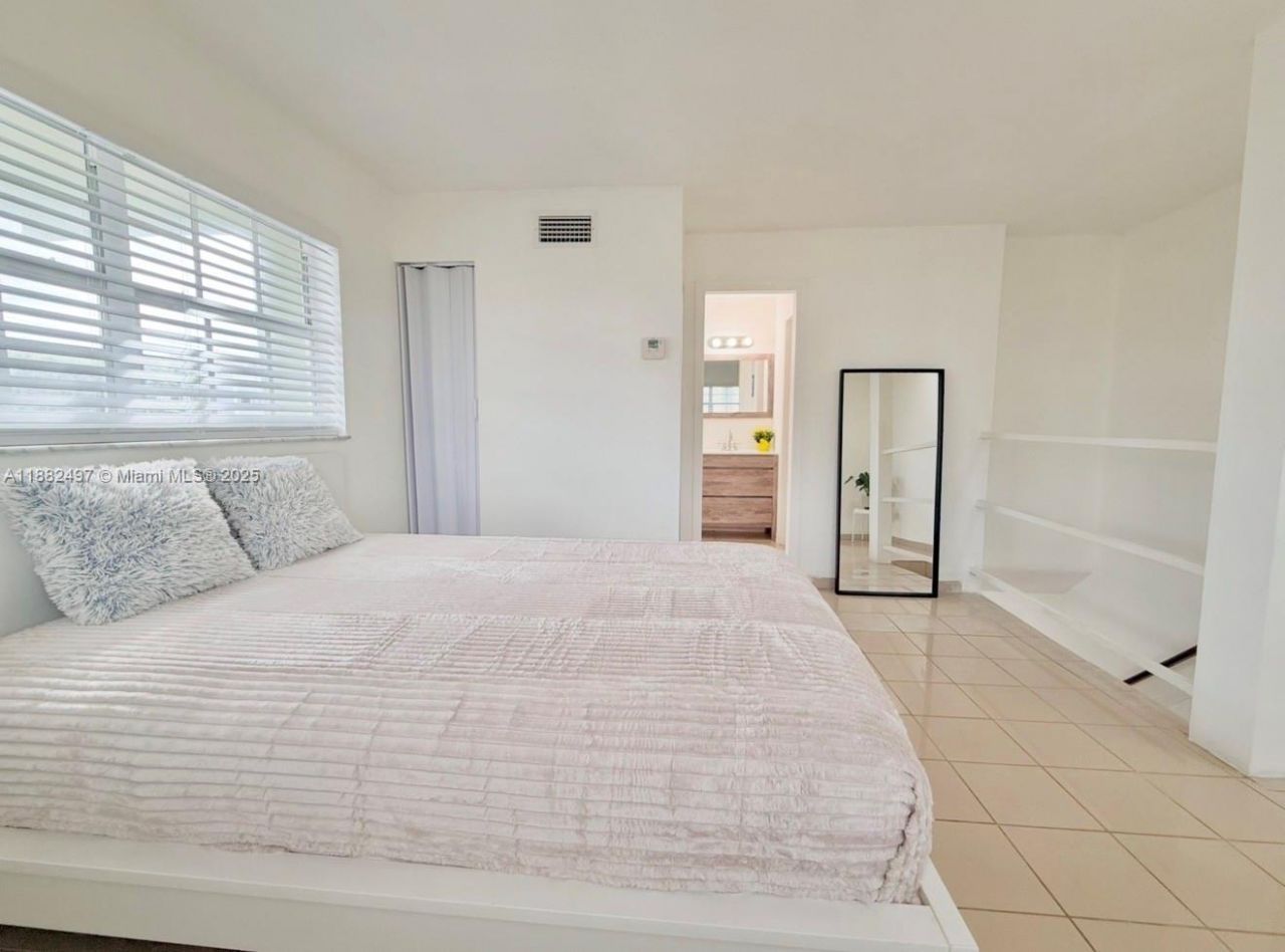 30 SW 11th Ave, Unit 4, Miami, FL 33130 Photo