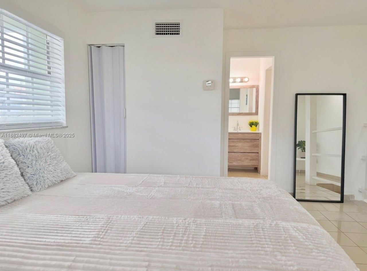 30 SW 11th Ave, Unit 4, Miami, FL 33130 Photo