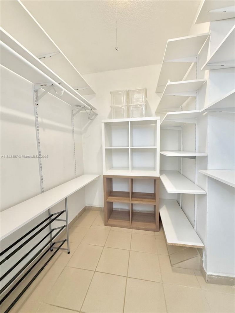 30 SW 11th Ave, Unit 4, Miami, FL 33130 Photo