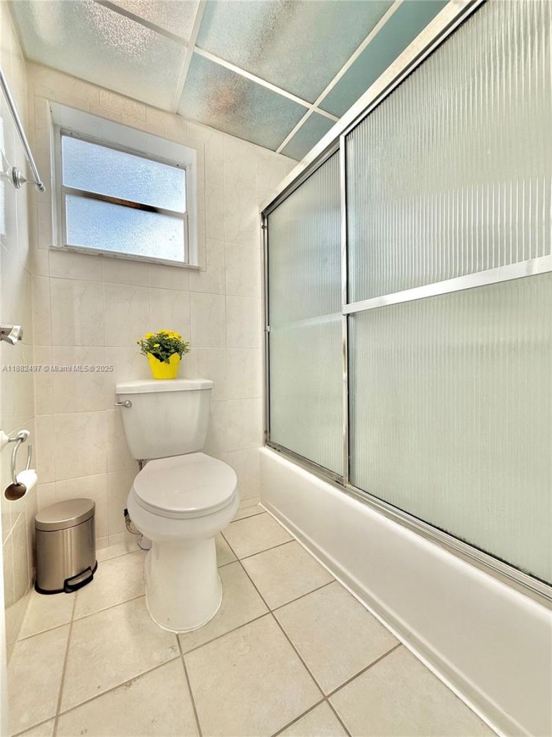 30 SW 11th Ave, Unit 4, Miami, FL 33130 Photo