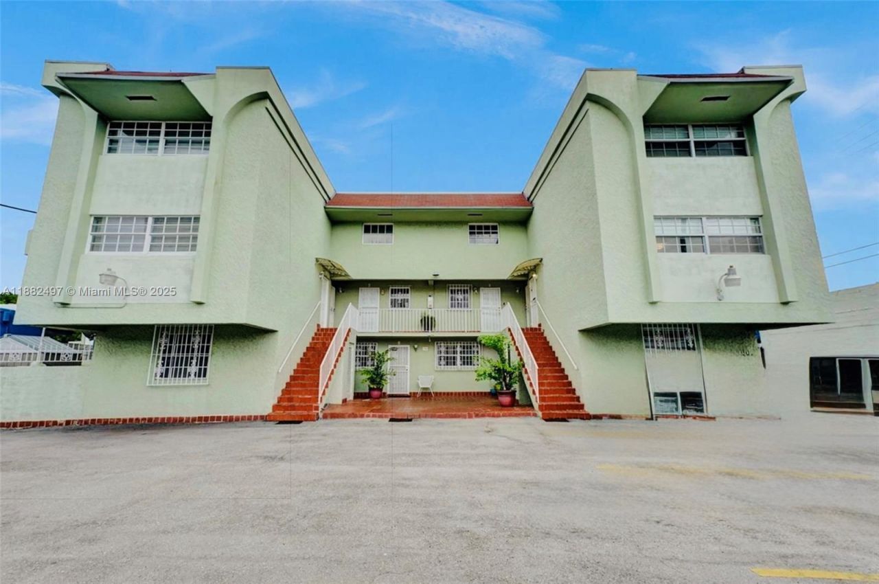 30 SW 11th Ave, Unit 4, Miami, FL 33130 Photo