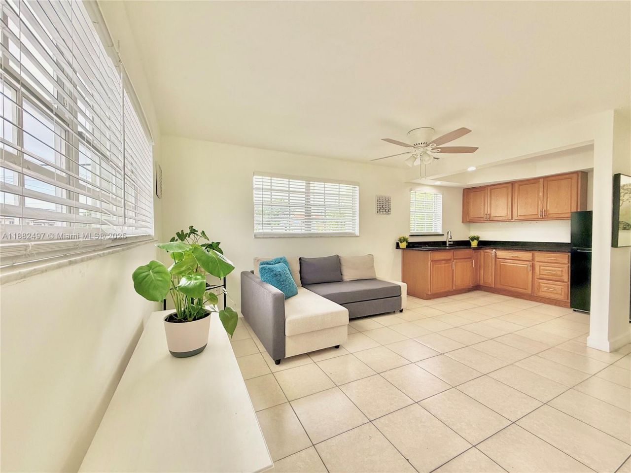 30 SW 11th Ave, Unit 4, Miami, FL 33130 Photo