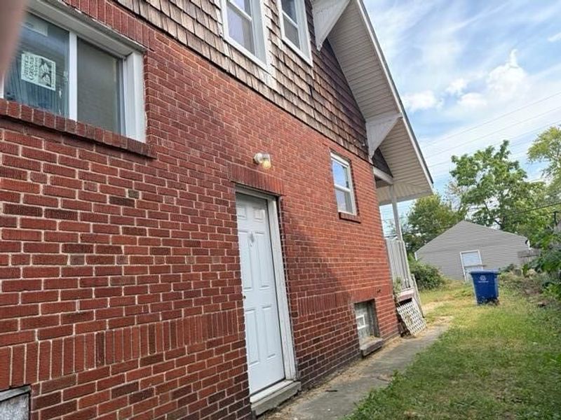 1921 Sullivant Avenue, Columbus, OH 43223 Photo 2