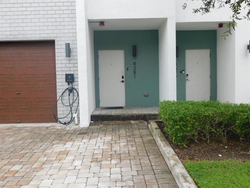4381 NW 9th Street, Unit 4381, Plantation, FL 33317 Photo