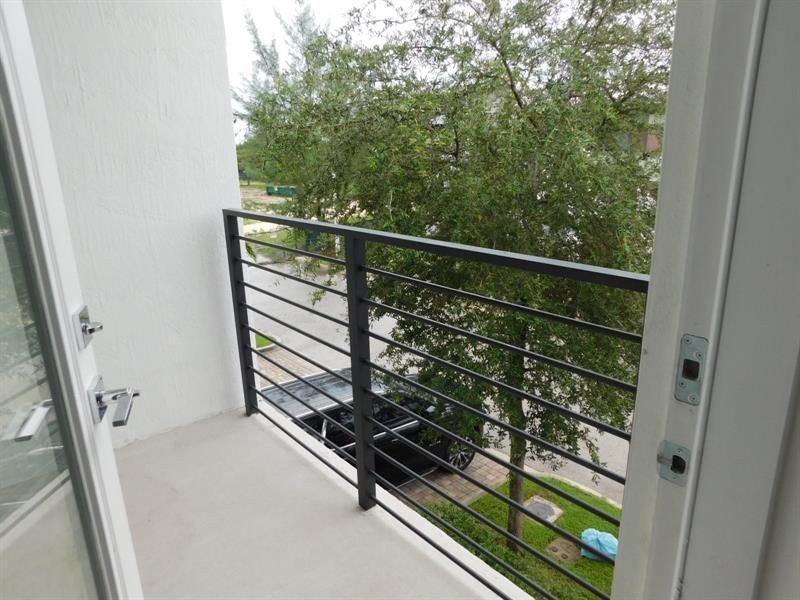 4381 NW 9th Street, Unit 4381, Plantation, FL 33317 Photo