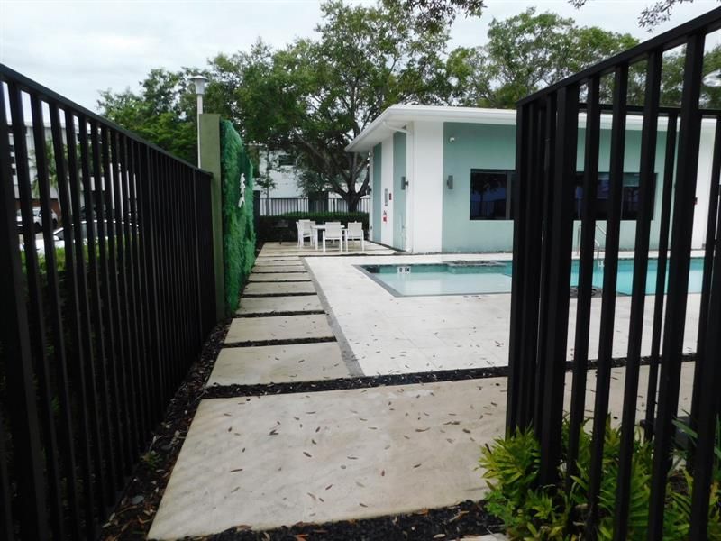 4381 NW 9th Street, Unit 4381, Plantation, FL 33317 Photo