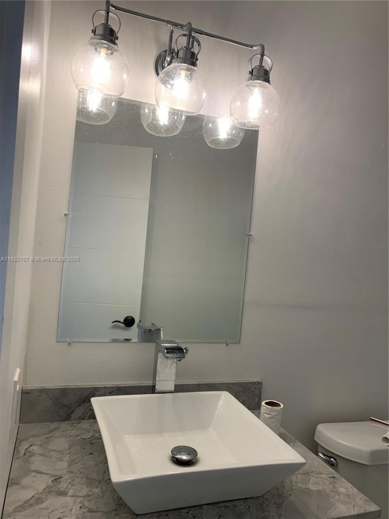 3298 W 70th St, Unit 101, Hialeah, FL 33018 Photo