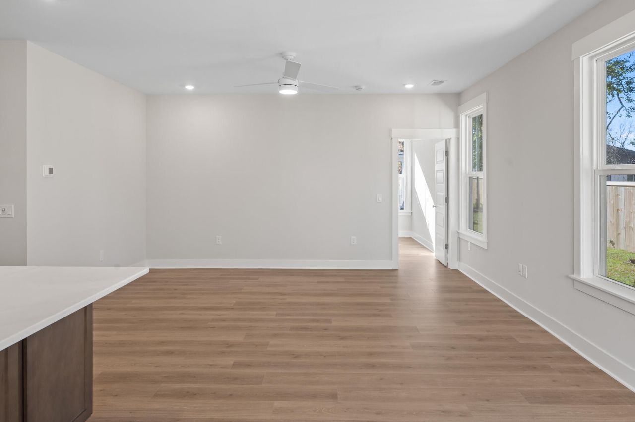 300 Creek Pointe Drive Photo 13