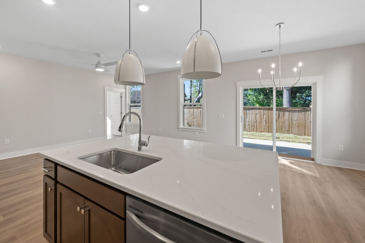 300 Creek Pointe Drive Photo 16