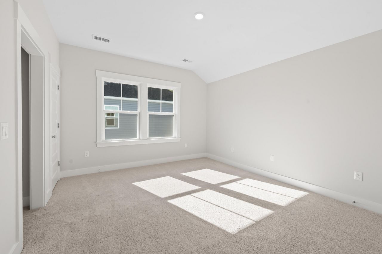 300 Creek Pointe Drive Photo 27