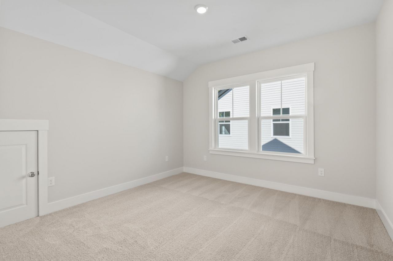 300 Creek Pointe Drive Photo 29