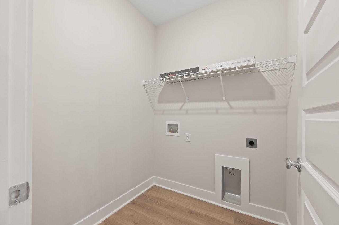 300 Creek Pointe Drive Photo 9